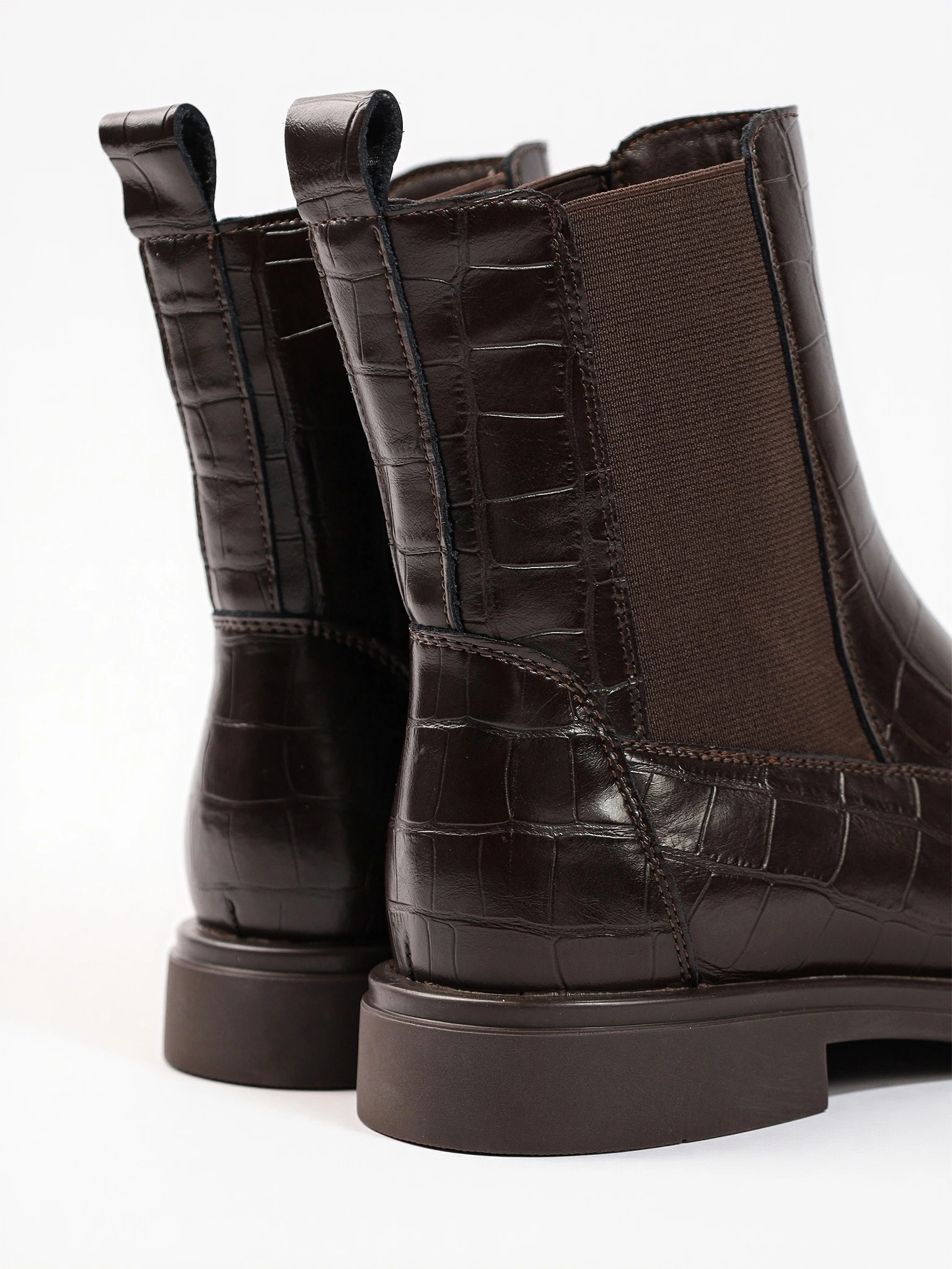 Ботинки-челси коричневого цвета из натуральной кожи